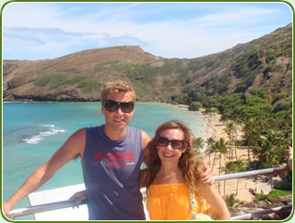 Who's this lovely couple enjoying the Hawaiian sunshine?